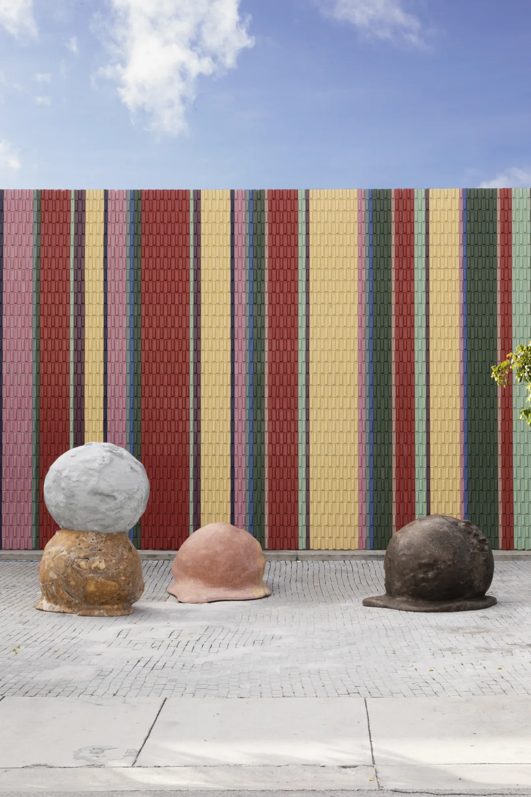 Alicja Kwade Pretty Pity collection in ARCA natural stone, view 10